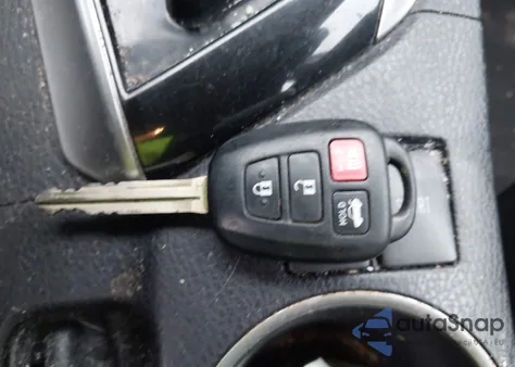 2014 Toyota Corolla S Plus z USA, uszkodzony, nr VIN 2T1BURHE4EC065626